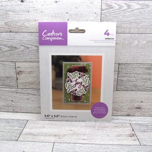 Conjunto de carimbo, matriz e estêncil Crafter's Companion Wreath