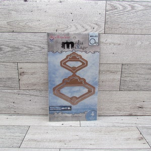 Spellbinders Media Mixage Frame two dies