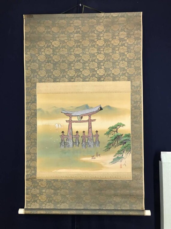 野原長生作 掛け軸 – 宮島鳥居と鹿の風景、神社の絵（絹本） 112×73cm