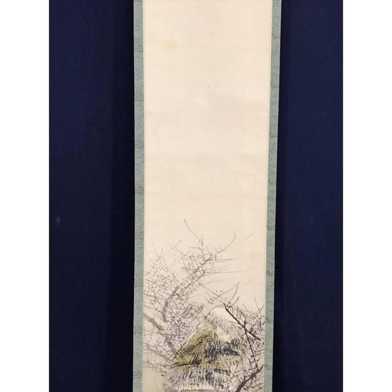 今井慶寿作「早春の田園風景」掛け軸 – 絹地に描かれた日本の農家風景