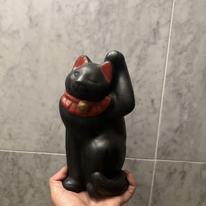 Vintage Black Wink Maneki Neko, Unique and Charming Left-Pawed Cat for Good Fortune, Feng Shui Décor, Warding Off Evil Spirits