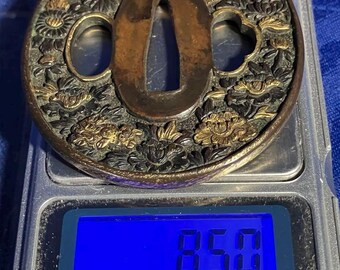 アンティーク銅鍔 - 獅子、牡丹、菊のデザインと金象嵌、装飾的な