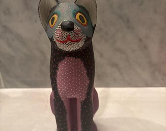 Gato de Madera de Arte Popular Mexicano con Patrón de Puntos - Decoración Única Hecha a Mano Vintage