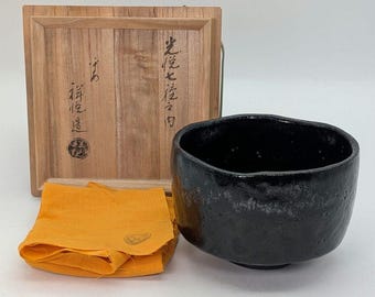 茶碗 木箱付き 光沢のある茶色 美術品・アンティーク・コレクション 茶碗 木箱付き 光沢のある茶色