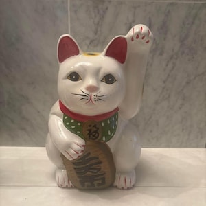 Vintage XL Ceramic Maneki Neko – Hand-Painted Lucky Cat with Mesmerizing Eyes, 35cm Tall Prosperity Figurine