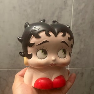 Rare 1980s Betty Boop Ceramic Figurine – Collectible Vintage KFS 1981 Decor, Retro American Pin-Up Art Display