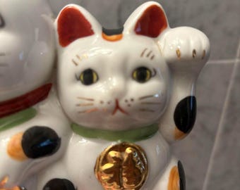 ヴィンテージの親子招き猫の置物、手描きの陶器の招き猫、幸運と繁栄の 