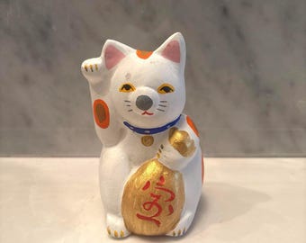 Muñeca Popular Tarumizu de Kagoshima - Maneki Neko Hecho a Mano - Patita Derecha Levantada para la Riqueza