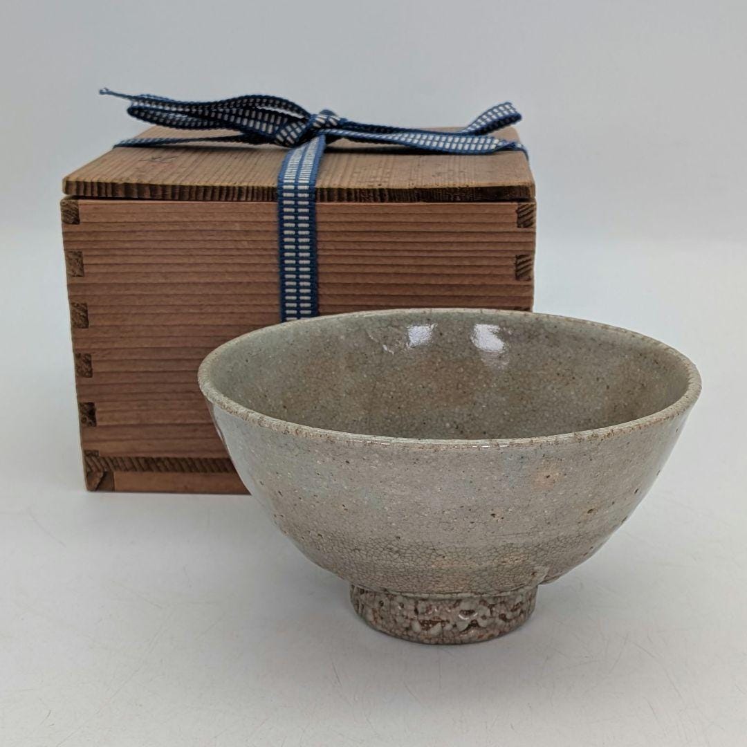 萩焼抹茶茶碗、木箱入り 萩焼抹茶茶碗（木製収納箱付き） - 茶道のための伝統的な日本の茶碗
