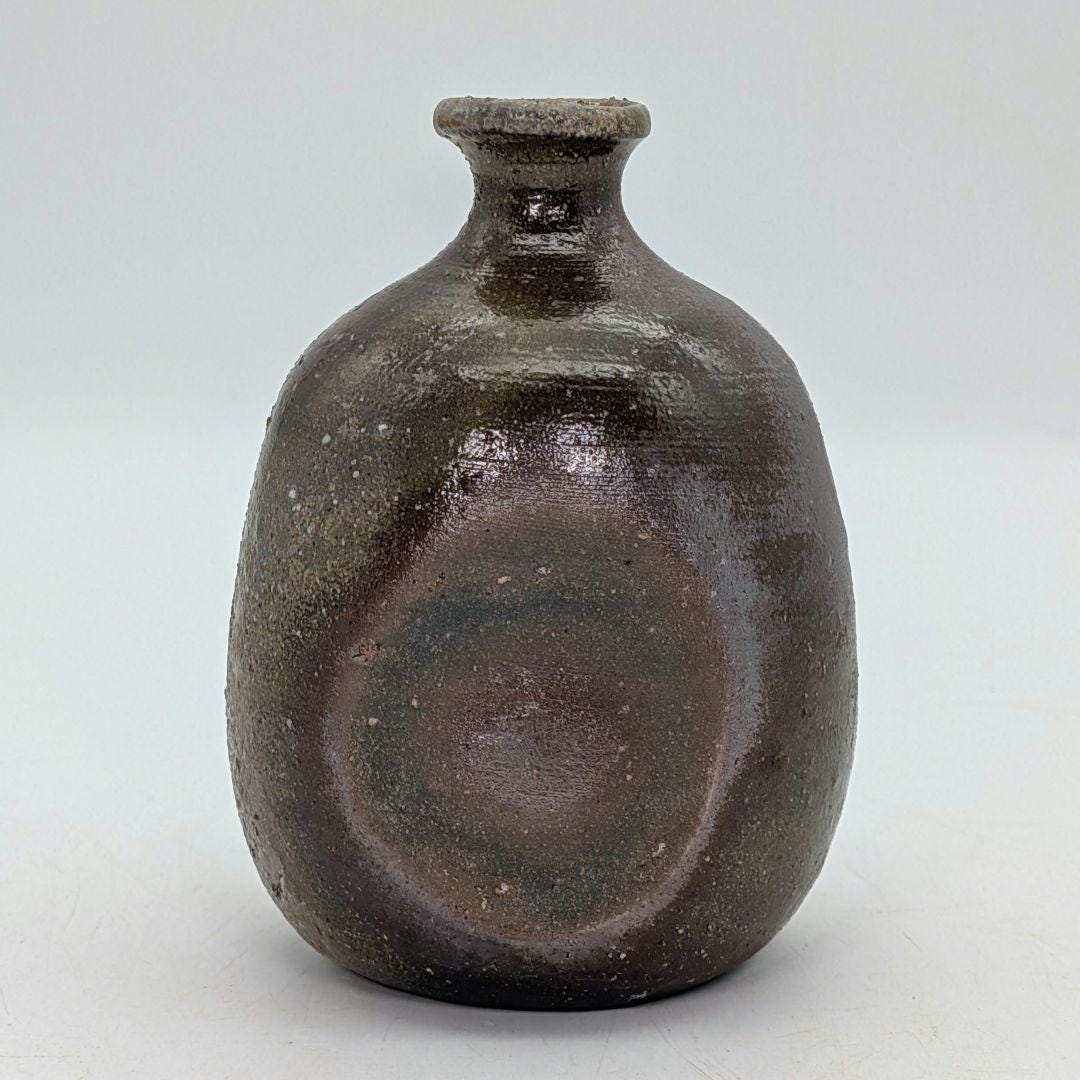 本山和泉 備前焼 窯変徳利 共箱栞 とっくり 酒器 食器 一輪挿し花入 花瓶 備前焼徳利酒瓶 本山泉作 – 窯の風合いが自然な風合いを生む 銘入り木