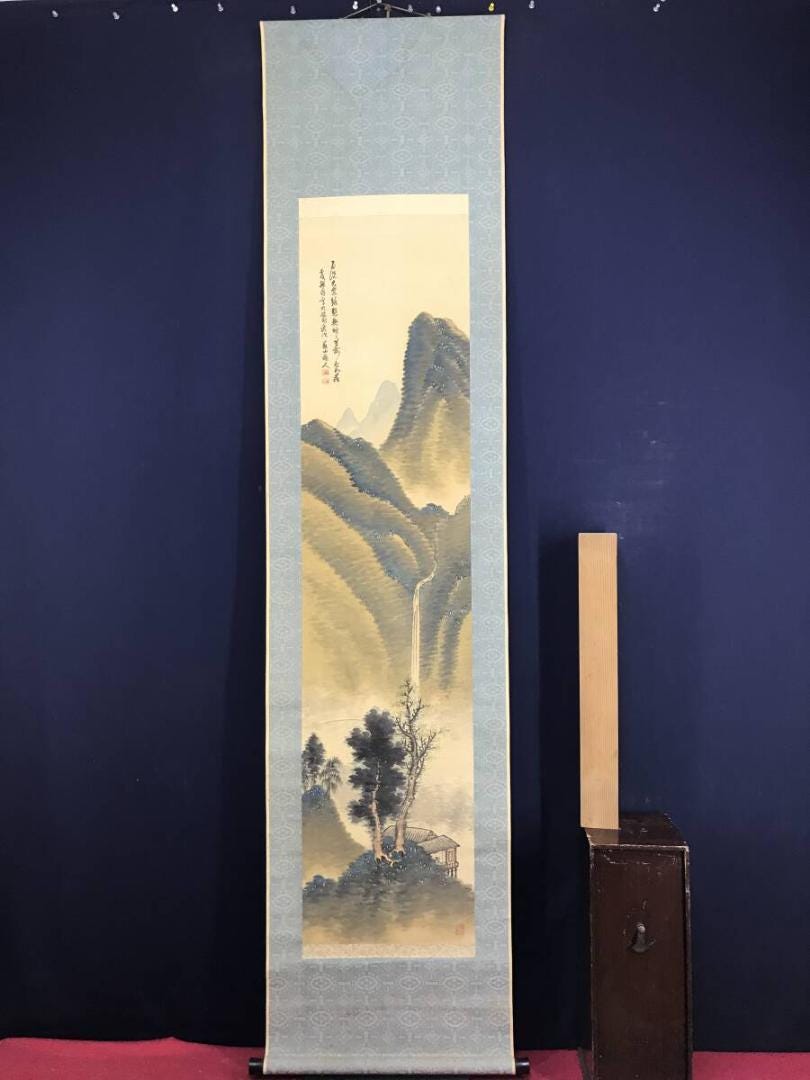 来山竹信作 日本の掛け軸 – 滝と山の風景画、青緑色墨、207×55cm 静寂
