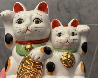 Vintage Parent-Child Maneki Neko Figurine, Hand-Painted Ceramic Lucky Cats, Feng Shui Ornament for Luck and Prosperity
