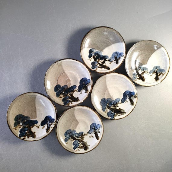 京焼 清水焼 相生皿 6枚セット 六兵衛作 友箱付き – 手描き松モチーフ