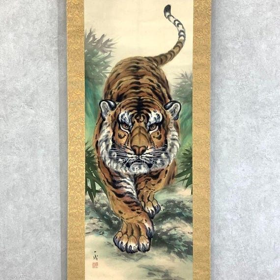 一成作「虎の掛け軸」- 精悍な虎の絵が描かれたアンティーク掛軸