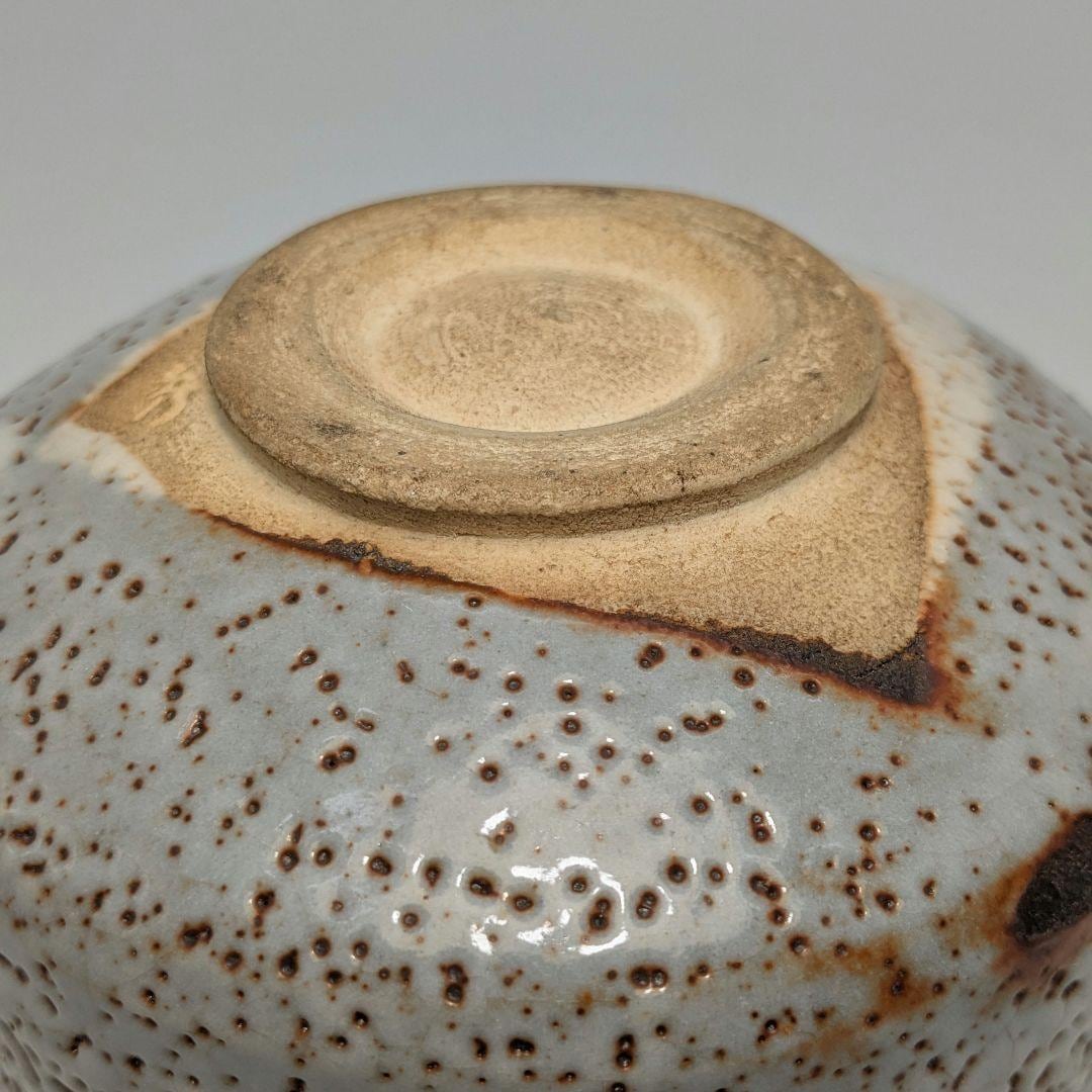 首三竪志野焼茶碗 – 銘入り木箱、布、しおり付き、侘び寂び様式の美濃