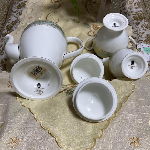 WEDGWOOD Columbia Sage Green Coffee Pot Set – Luxurious Bone China