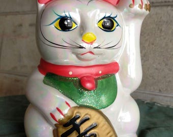 昭和レトロ 招き猫貯金箱 - 日本の招き猫置物、前足を上げている白い