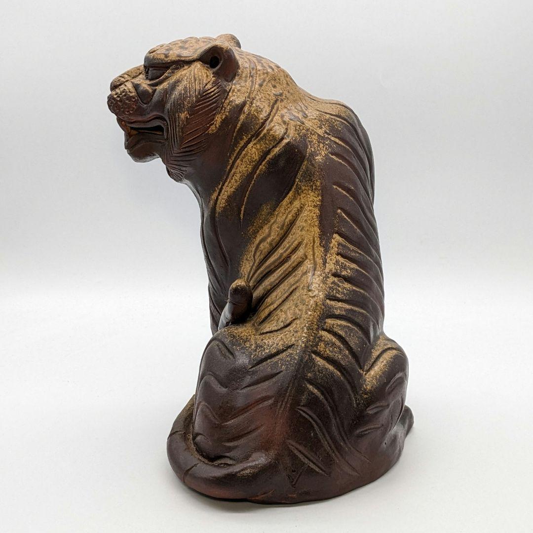 【備前焼 虎】Bizen ware tiger figurine (送料込み) Bizen Ware Tiger by Eishu Yoshinobu – Powerful Ceramic Figurine