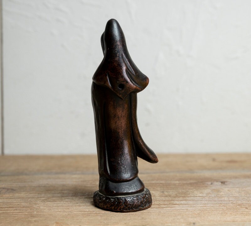 備前焼　観音様 アンティーク備前焼観音像 - 明治時代 19 世紀日本の仏教美術、陶器製