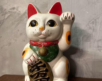 Vintage White Maneki Neko Coin Bank - Medium Size, Showa Era Charm, Left Paw Raised for Prosperity and Relationships