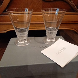 LALIQUE Bourgueil Wine Glasses Set of 2 – Art Deco Geometric Design, 175ml, Original Box Included