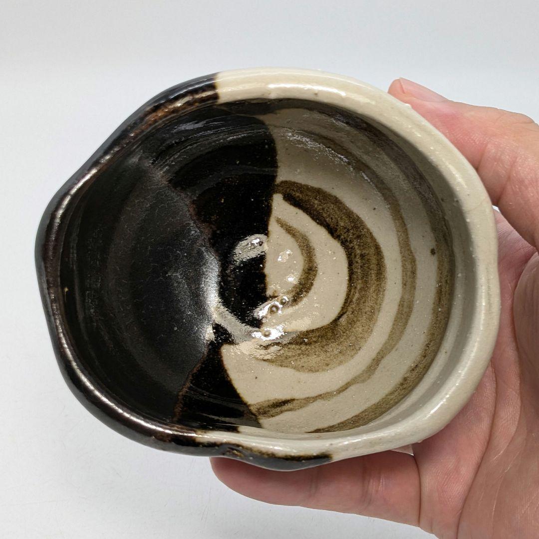 加藤仁 黒茶盌 共箱 織部焼 美濃焼 瀬戸焼 抹茶碗 抹茶茶碗 茶道具 茶器食器 加藤仁作 織部焼 黒茶碗 銘入り 美濃焼 抹茶碗 木箱入り 茶道具