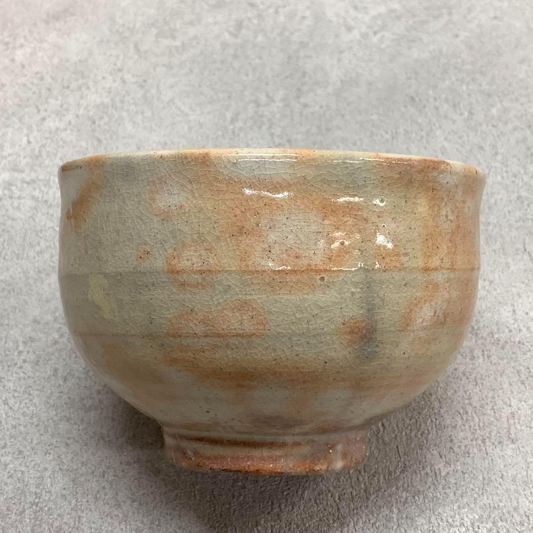 丹賀広瀬作 萩焼茶碗 – 椿窯製、天宝山銘入り、木箱入り、抹茶
