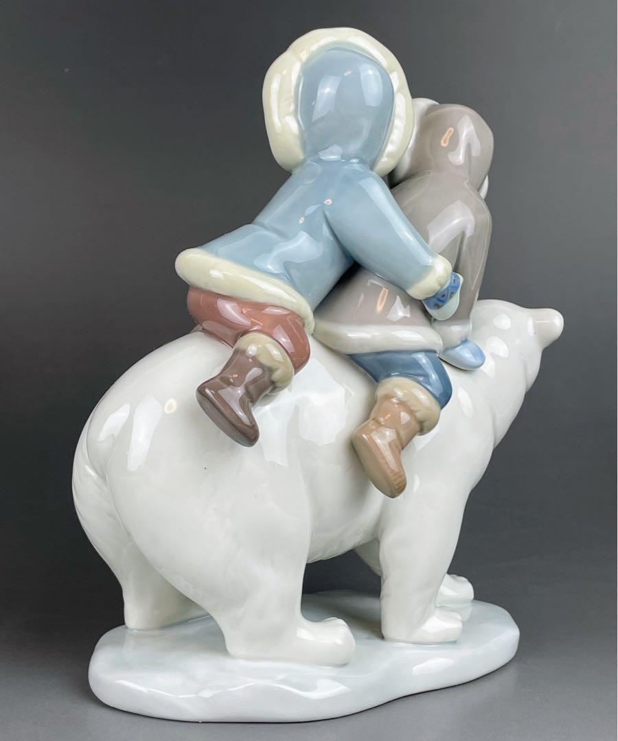 リアドロ　子熊とエスキモー　ESKIMO BOY WITH PET Lladro Eskimo Riders on Polar Bear – Porcelain Figurine of Inuit