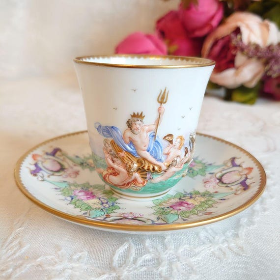 カポディモンテ 天使のアンティーク カップ&ソーサー 2客