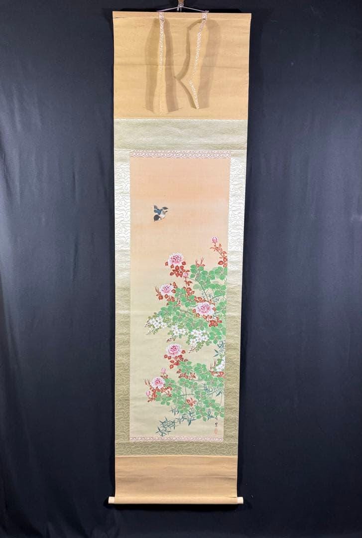【掛け軸】バラの絵柄　上品なインテリアに!　木箱入り 掛け軸】バラの絵柄 上品なインテリアに! 木箱入り