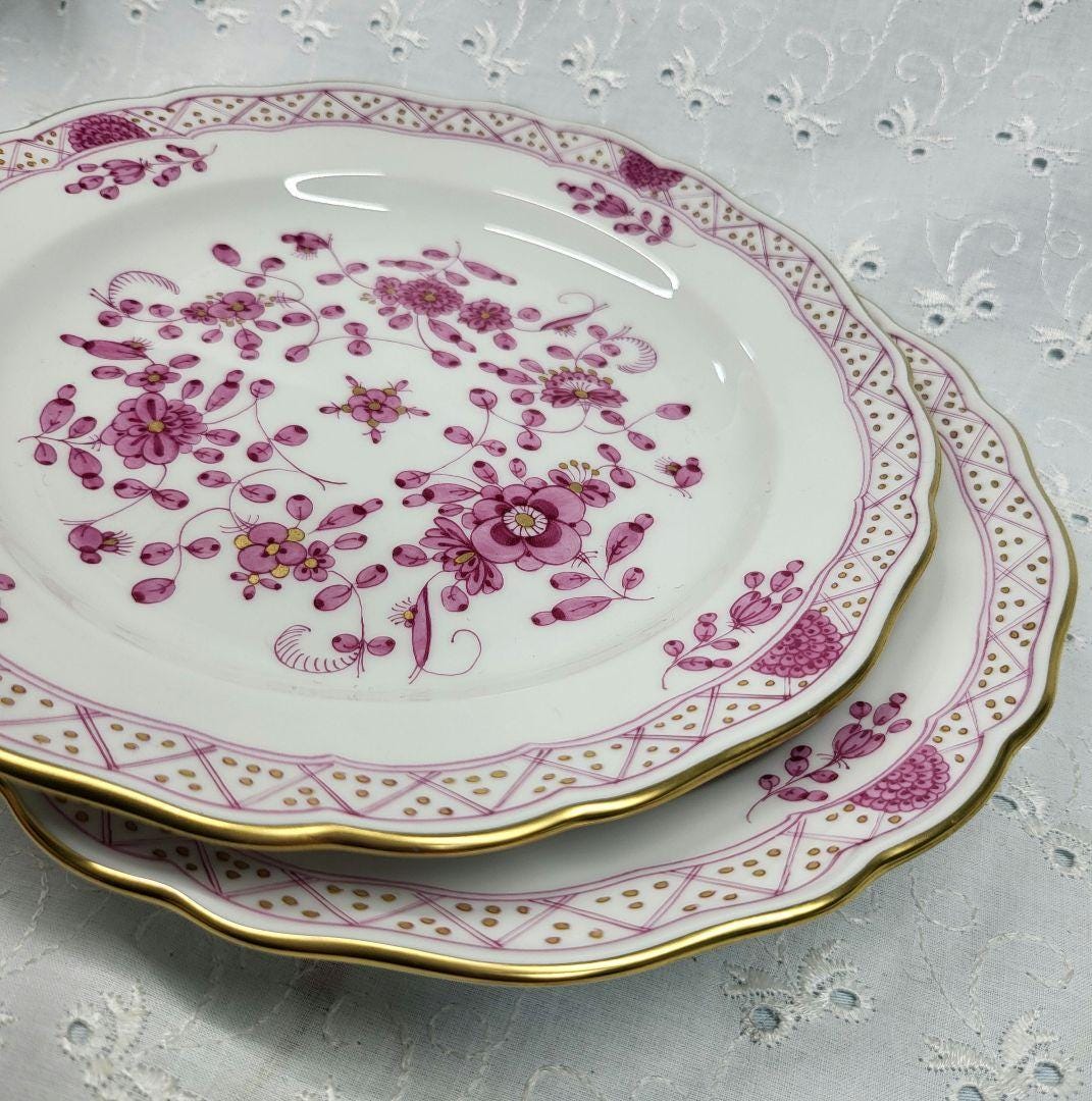 Meissen "Indian Flower Rich Pink" Plates – Elegant Floral Gilded Porcelain – Vintage Collectible Fine China