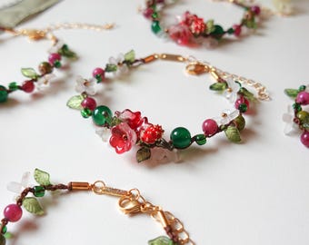 Berry Bloom Bracelet - Strawberry Flower Charm Bracelet, Botanical Jewelry, Garden Gift for Her, Nature-Inspired Beaded Bracelet
