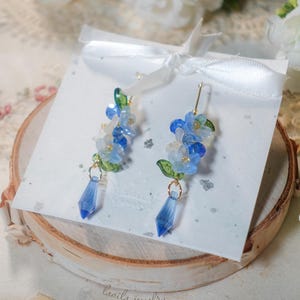 Midnight Ella – Floral Drop Earrings