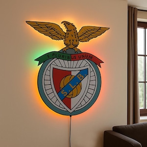 SL Benfica LED Light Wooden Logo - Wall Decor (50cm x 50cm)