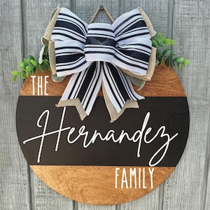 Last name front door sign|Personalized door hanger|Last name wreath|Last name welcome sign|Welcome sign with last name|sign for new home