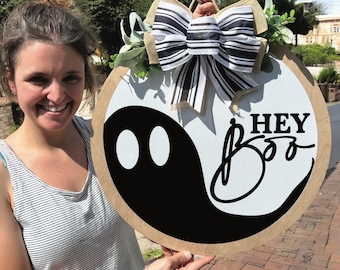 Hey boo door hanger|Spooky season door sign|Ghost door hanger|Halloween door hanger|Halloween door sign|Ghost door sign|Halloween door decor