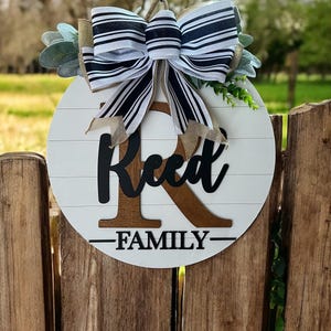 Personalized door hanger|Last name Welcome sign|Welcome sign|Last name door sign|Welcome sign with last name|Family name door sign|New home