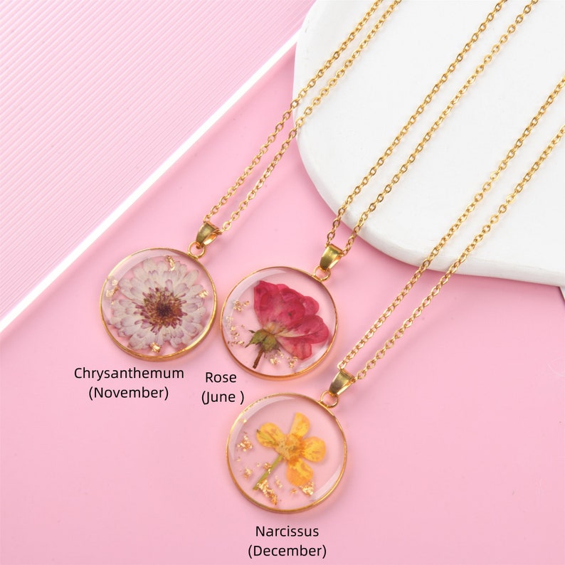 Resin Birth Month Flower Necklace,round Gold Pressed Flowers Necklace