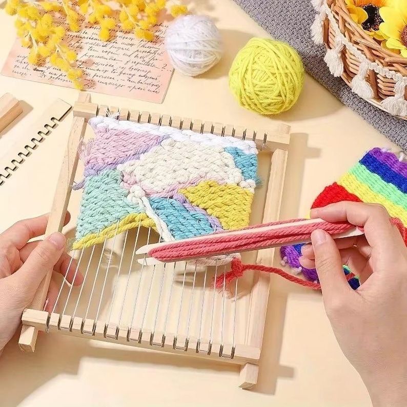 Small Wooden Weaving Loom Kit DIY Traditional Wooden Weaving Toy Loom Knitting Machine With Accessories For Kids image 3