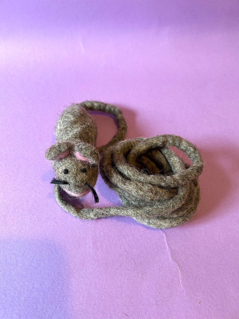 Cat Toy, Handmade Felted Toy Mouse, teaser toys, Eco friendly Pet toys Light Grey