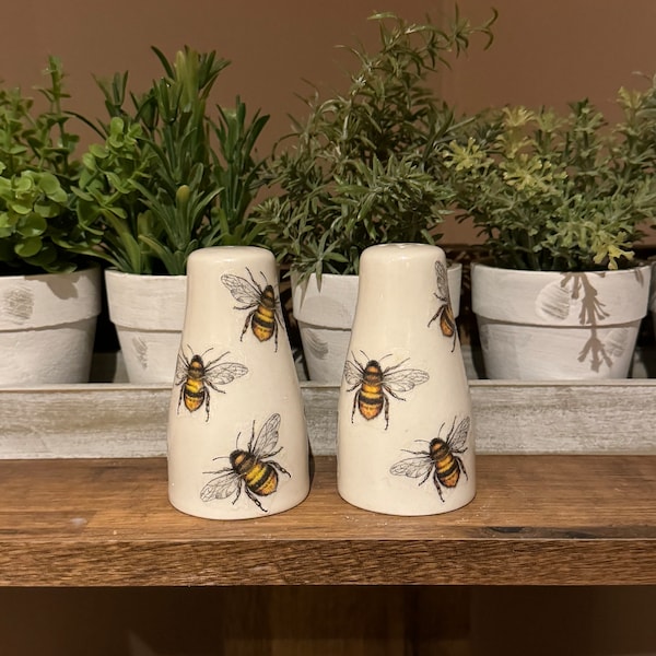 Stunning Bee Decoupaged salt and pepper shakers.
