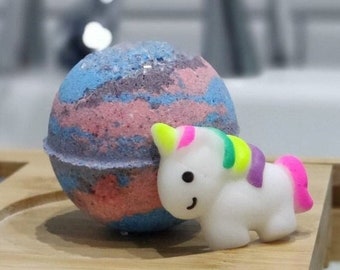 Unicorn dream: Set of 3 Kids Bath Bombs - with surprise mochi toys