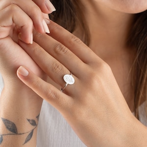Custom Birthflower Ring - Personalized Birthflower Ring - Engraved Flower Ring - Dainty Ring - Birth Mounts Flower Ring - Unique Ring