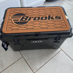 Personalized YETI Roadie 60 Cooler Lid Cover, Non-Skid EVA Foam Bild 7