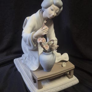 Lladro Flower Arranging Geisha Figurine - Etsy