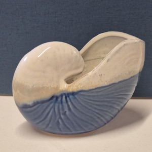 Vintage Nautilus Shell Planter Blue & Cream Ceramic Coastal Decor Beach House Cachepot Seashell Vase Nautical Cottagecore Accent