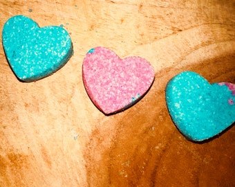 Mini heart bath bomb