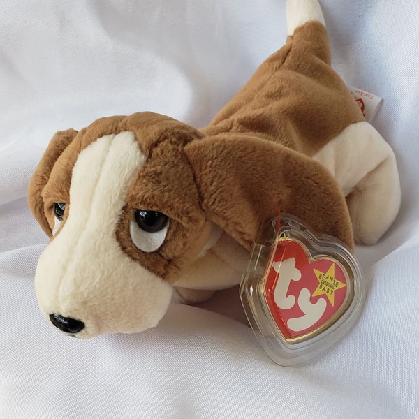 TY Beanie Baby Tracker The Dog With Tag Retired DOB: Jun 5th, 1997, New W/Tags Tush tag 1998.