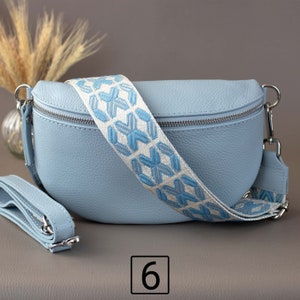 Sac banane bleu clair femmes avec sangle à motifs Sac à bandoulière en cuir Sacoche de taille Matériel argenté Sac à main ceinture large 6