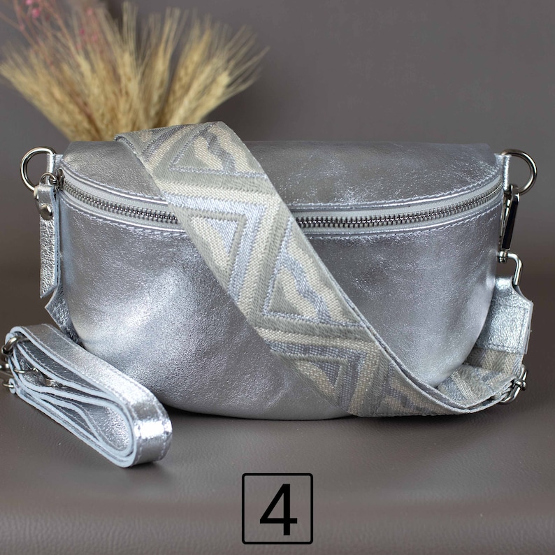 Sac banane argent femmes avec sangle à motifs Sac à bandoulière en cuir Sacoche de taille Matériel argenté Sac à main ceinture large 4